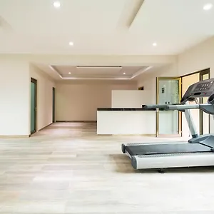 Palmarena & Residences - Long Comfort With Parking, Sauna, Gym & Pool - Steps From 5th Avenue 3*, Playa del Carmen México